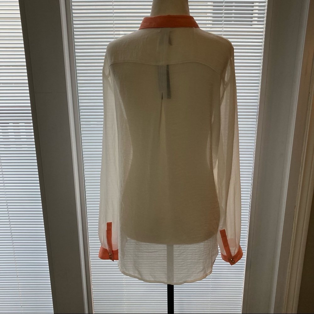 🌸5/$25🌸 Dynamite Size Med White and Peach Blouse - Picture 5 of 8